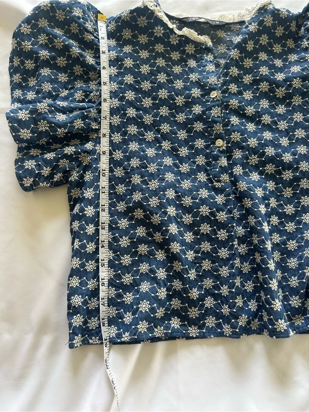 ZARA Navy Blue Floral Eyelet Daisy Embroidered Puff Sleeve Top with Lace Trim